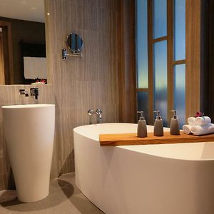 Zimmer mit Kingsize-Bett und mit Ozeanblick